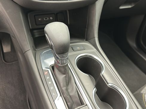 Used 2023 Chevrolet Equinox LT FWD image 23