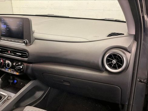 Used 2022 Hyundai Kona SE image 14
