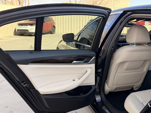 Used 2017 BMW 540i xDrive 540i xDrive Sedan image 21