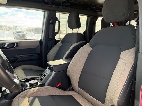 Used 2025 Ford Bronco Big Bend image 17