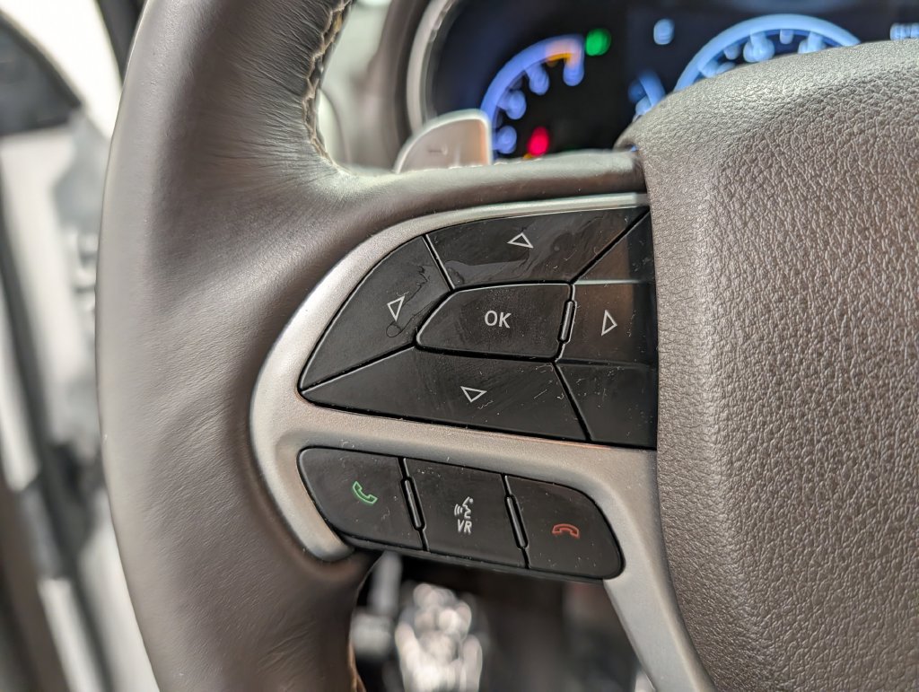 Used 2018 Jeep Grand Cherokee Overland AWD/4WD image 19