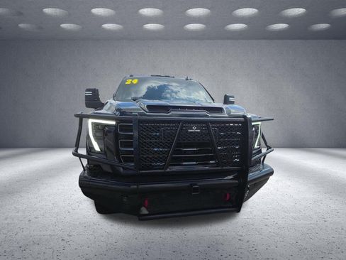 Used 2024 GMC Sierra 2500 AT4 w/ AT4 Premium Plus Package AWD/4WD image 2