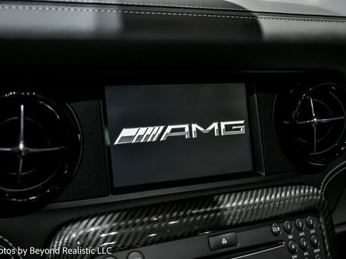 Used 2015 Mercedes-Benz SLS AMG GT Final Edition image 32
