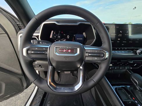 New 2024 GMC Canyon Elevation w/ Convenience Package image 24