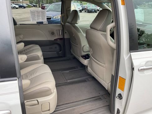Used 2011 Toyota Sienna Limited w/ Premium Pkg AWD/4WD image 44