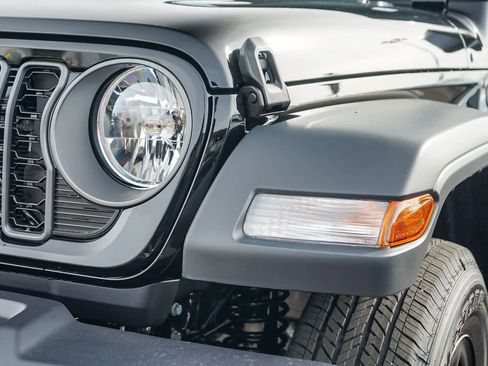 New 2026 Jeep Gladiator Sport image 8