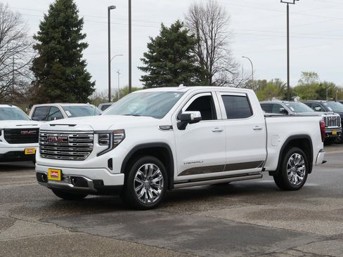 Used 2024 GMC Sierra 1500 Denali AWD/4WD image 3