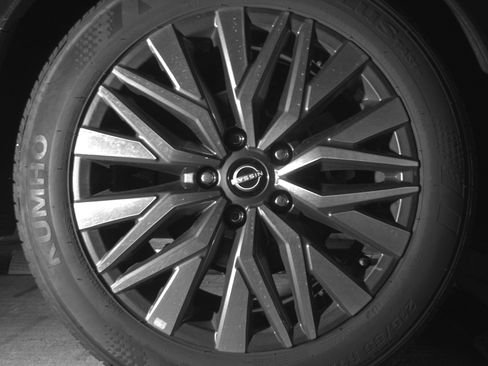 Used 2025 Nissan Altima 2.5 SV FWD image 15