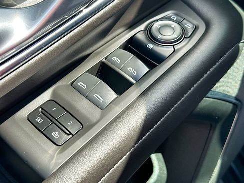 Certified 2024 Chevrolet Suburban LT AWD/4WD image 17