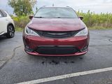Used 2020 Chrysler Pacifica Touring-L w/ Premium Audio Group image 2