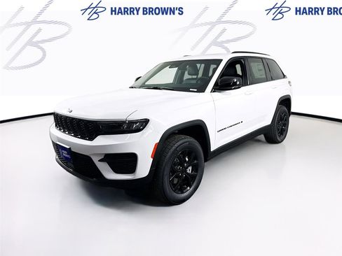 New 2025 Jeep Grand Cherokee Altitude image 1