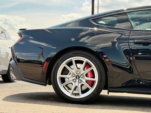 Used 2025 Ford Mustang GT Premium RWD image 37