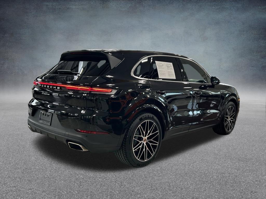 Used 2025 Porsche Cayenne AWD/4WD image 5