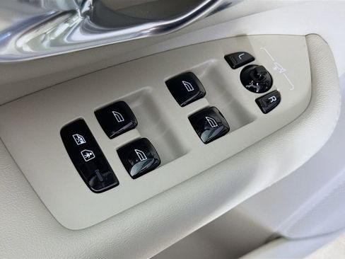 New 2026 Volvo XC90 T8 Ultra w/ Protection Package Premier image 17