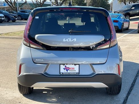 Used 2025 Kia Soul LX w/ LX Technology Package image 6