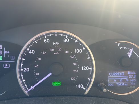 Used 2014 Lexus CT 200h FWD image 19