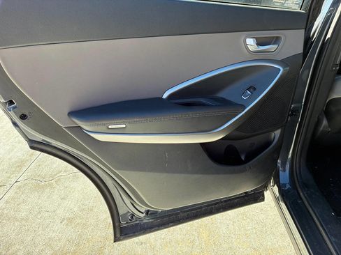 Used 2019 Hyundai Santa Fe XL SE image 10