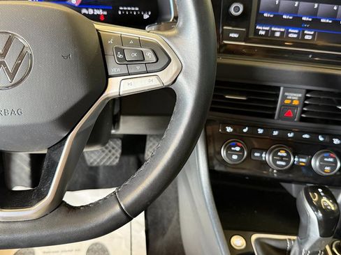 Used 2024 Volkswagen Jetta SE image 11