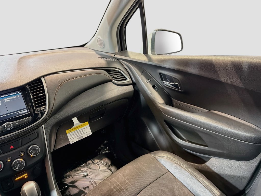 Used 2019 Chevrolet Trax LT w/ LT Convenience Package FWD image 21