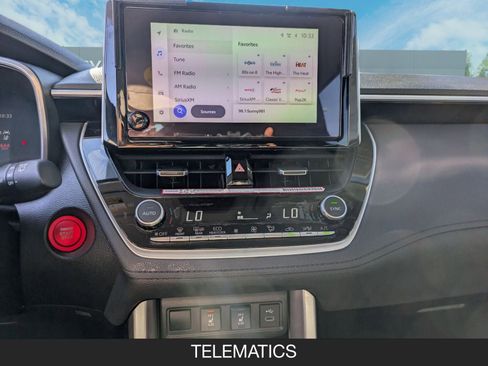 Used 2025 Toyota Corolla Cross XLE image 17