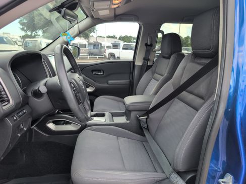 Used 2024 Nissan Frontier SV w/ SV Convenience Package RWD image 14
