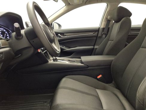Used 2019 Honda Accord EX image 17
