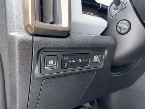 Used 2025 GMC Hummer EV 2X image 50