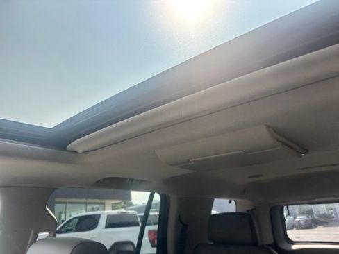 Used 2018 GMC Yukon SLT w/ Open Road Package AWD/4WD image 11