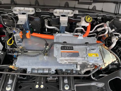 New 2026 Nissan Leaf FWD image 23
