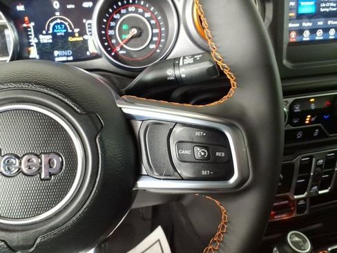 Used 2021 Jeep Gladiator Mojave w/ LED Lighting Group image 17