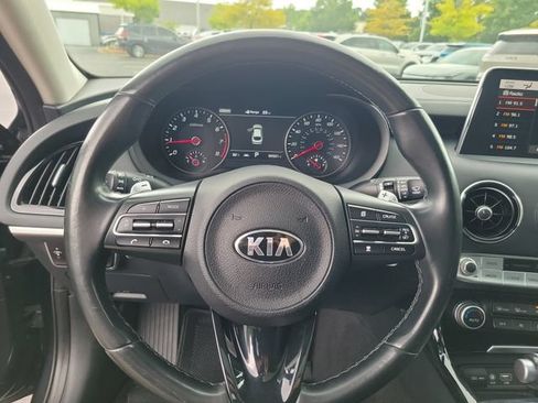 Used 2019 Kia Stinger Premium RWD image 16