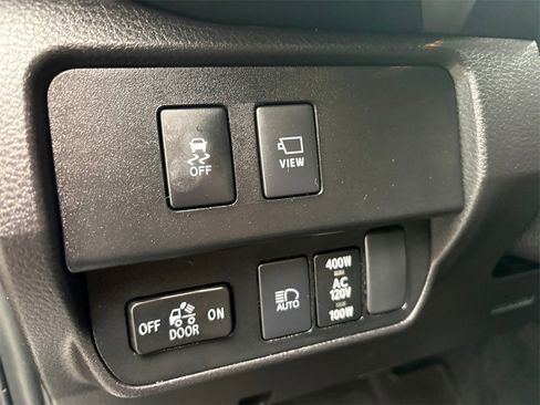 Used 2023 Toyota Tacoma Limited image 10