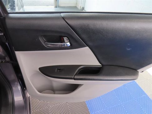 Used 2015 Honda Accord LX image 29
