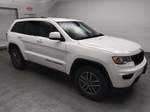 Used 2020 Jeep Grand Cherokee Laredo w/ 18" Wheel & 8.4" Radio Group AWD/4WD image 11