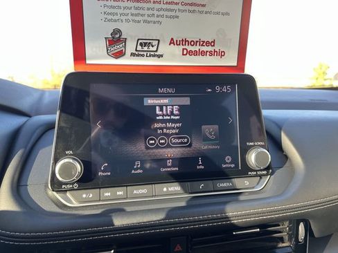 Used 2022 Nissan Rogue SV image 13