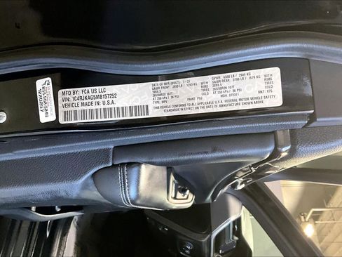 Used 2021 Jeep Grand Cherokee L Laredo image 21