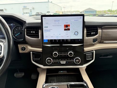 Used 2022 Ford Expedition Limited AWD/4WD image 17