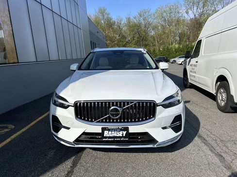 Certified 2023 Volvo XC60 B5 Plus w/ Climate Package AWD/4WD image 3