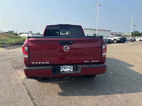 Used 2021 Nissan Titan SL w/ Moonroof Package AWD/4WD image 6