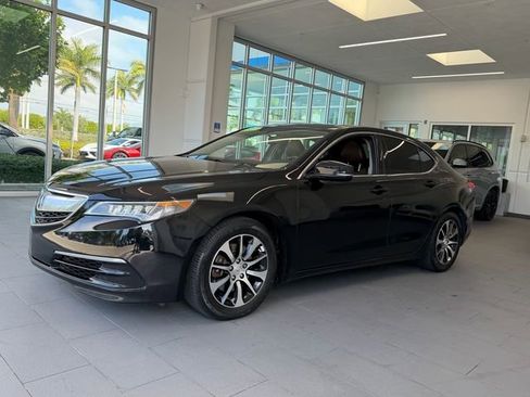Used 2017 Acura TLX FWD image 3