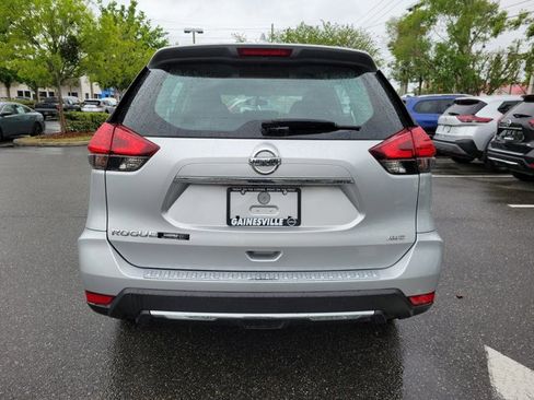 Used 2017 Nissan Rogue S image 8