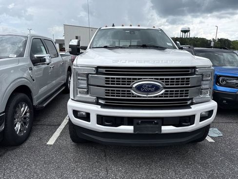 Used 2019 Ford F250 Platinum w/ Platinum Ultimate Package AWD/4WD image 4