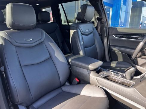 Used 2025 Cadillac XT6 Premium Luxury image 30