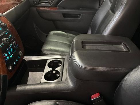 Used 2014 Chevrolet Tahoe LT w/ Luxury Package image 26