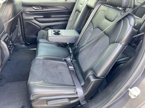 Used 2024 Jeep Grand Cherokee L Altitude image 15