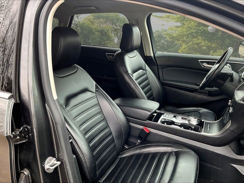 Certified 2020 Ford Edge SEL image 7