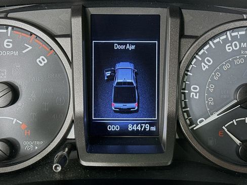 Used 2016 Toyota Tacoma TRD Off-Road image 19