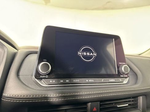 Used 2023 Nissan Rogue SV image 6