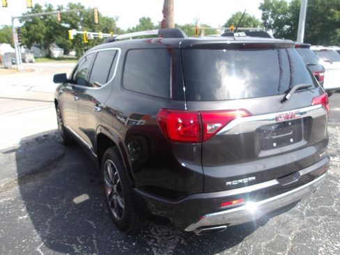 Used 2017 GMC Acadia Denali w/ Technology Package AWD/4WD image 5
