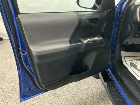 Used 2016 Toyota Tacoma SR5 image 14